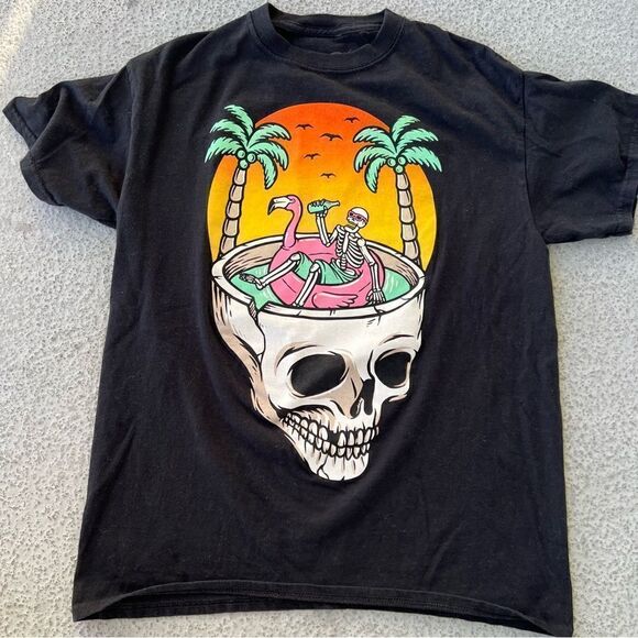 Neon Riot Skull Vacation Graphic Short Sleeve Tee Shirt Women’s Medium - Picture 1 of 3